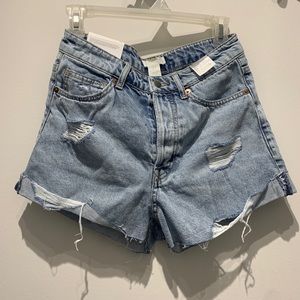 NWT H&M high waisted distressed denim shorts size 6